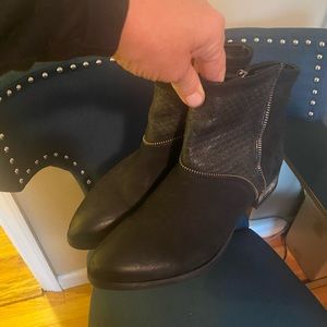 Felmini bootie NWT 2 tone snakeskin and leather 👢❤️🇮🇹